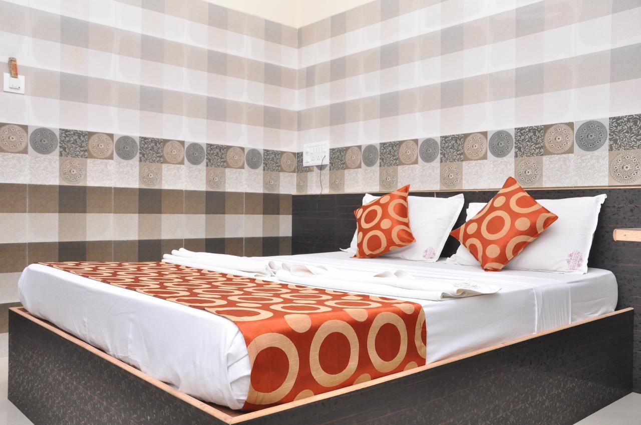 Addhuri Comforts Inn Mysore Εξωτερικό φωτογραφία